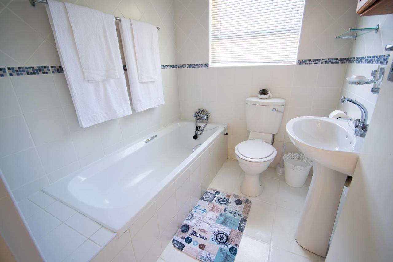 Ferienwohnung Leisure By The Sea Kleinmond Exterior foto